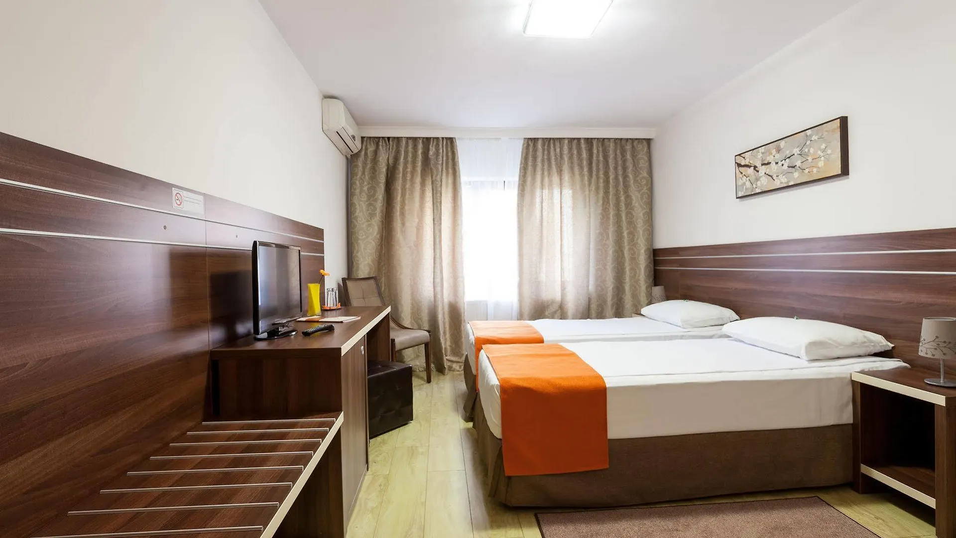Hotel Nelisse 布加勒斯特