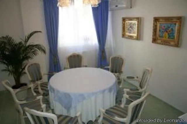 Hotel Nelisse Bükreş