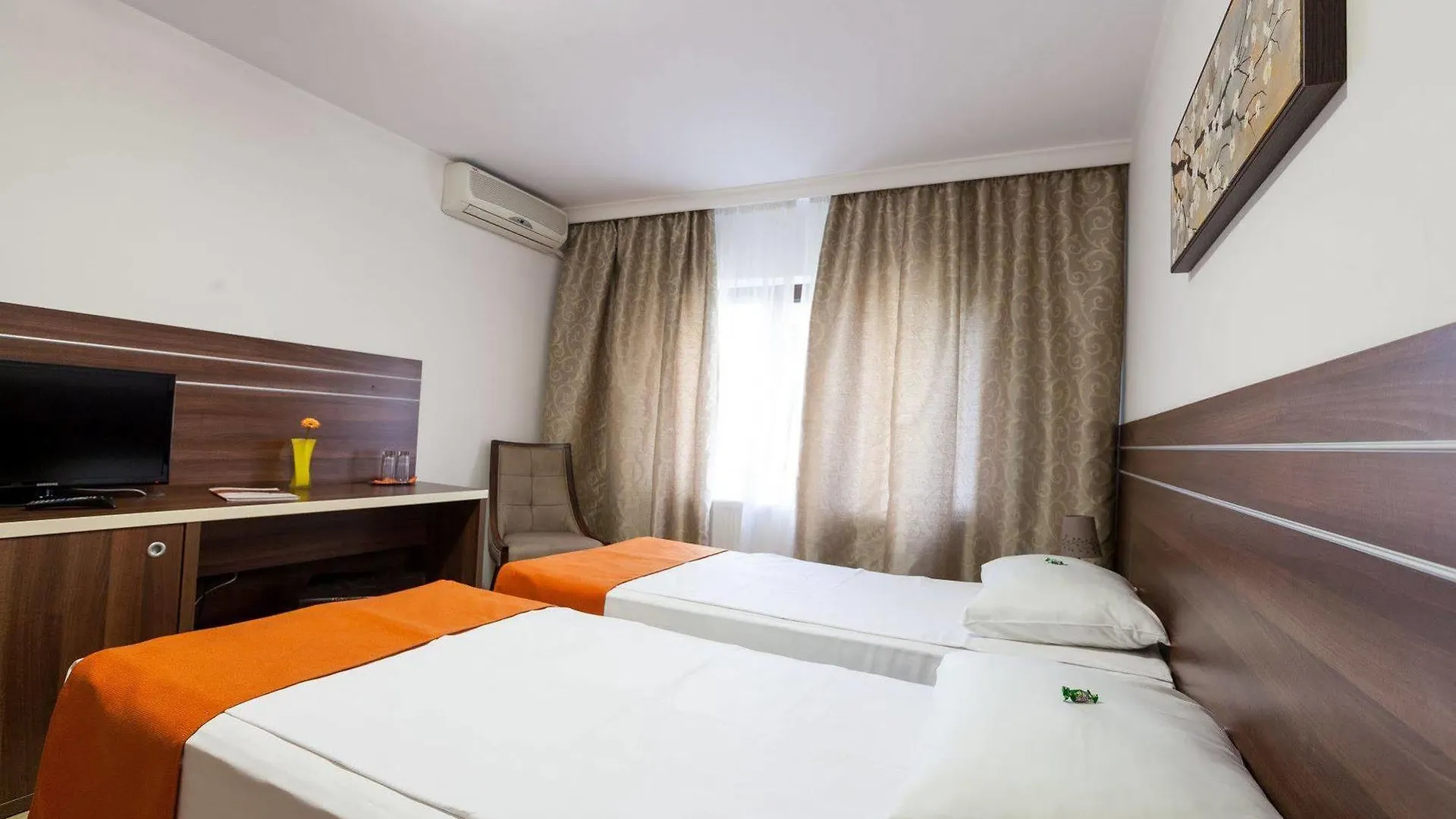 Hotel Nelisse Bükreş