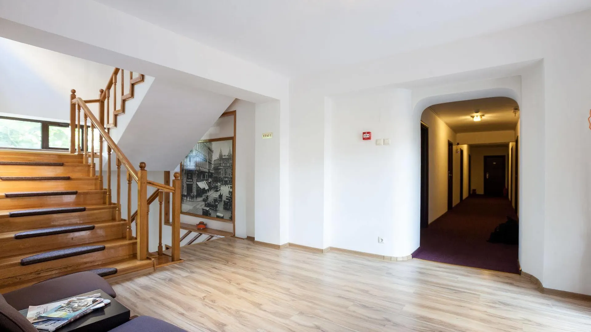 Hotel Nelisse Bükreş 2*,