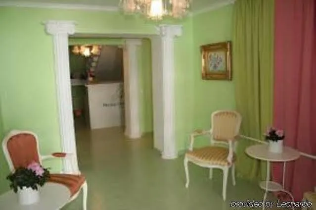 Hotel Nelisse Bükreş 2*,